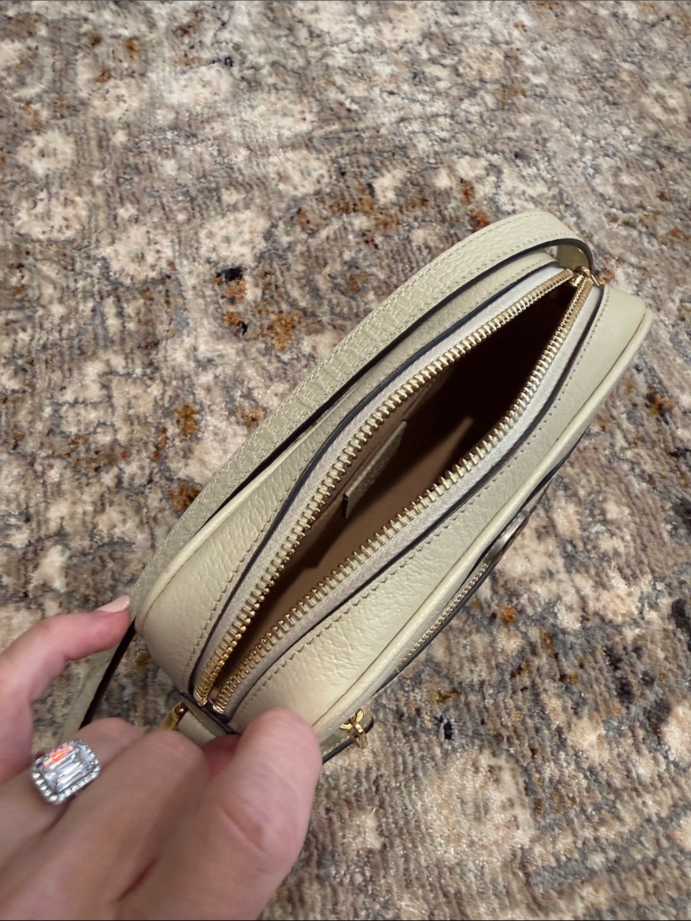 Gucci Cream Pebbled Leather Crossbody with Red and Navy Web - Picture 3 of 13